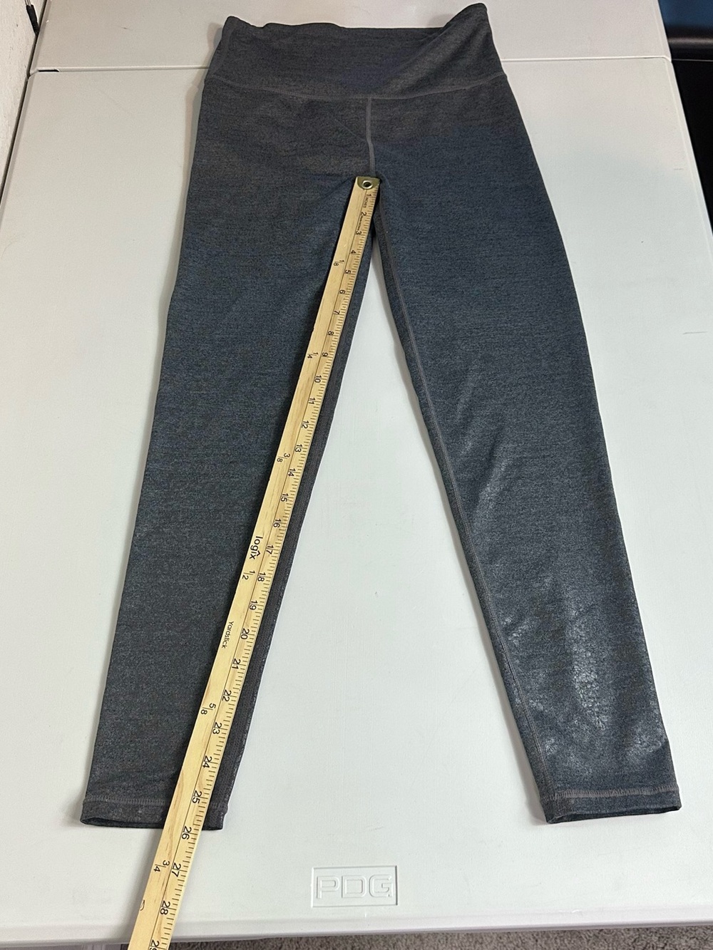 Lilly Pulitzer Luxletic Weekender High Rise Leggings Gray Metallic Print Size S - Picture 8 of 11